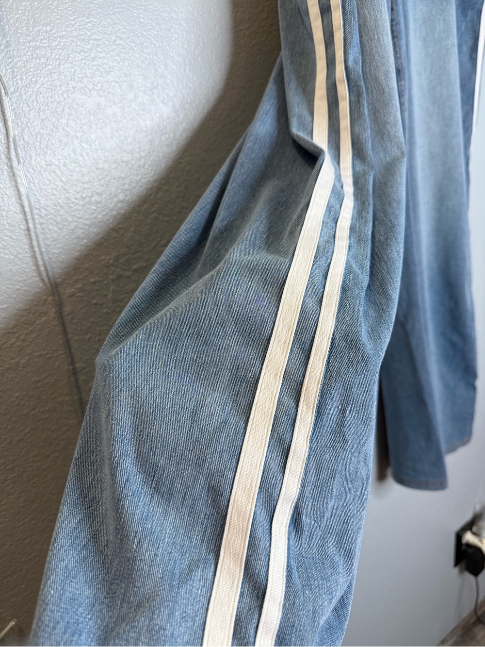 HALARA Flex High Waisted Stripe Wide Leg Jeans - Picture 4 of 7